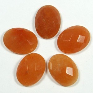 Кабошон из сердолика  граненый, 12*16*5,2мм.