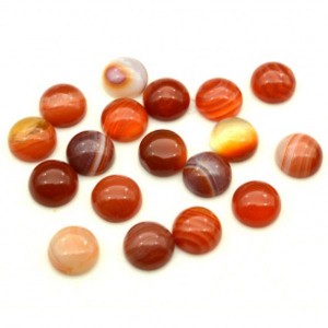 Кабошон из сердолика светлого круг, 10*10*5мм.