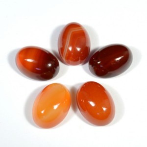 Кабошон из сердолика, 18*25*14мм.