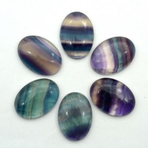 Кабошон из флюорита, 15*20*6мм.