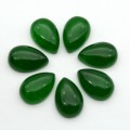 Кабошон из кварца (цвет хризопраз) капля, 10*15*5мм.