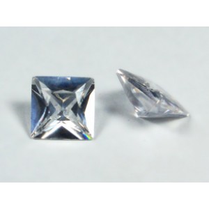 Кабошон циркон граненый ,14*14*8мм.