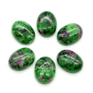 Кабошон из цоизита овал, 12*16*6мм.