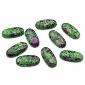 Кабошон из цоизита овал, 12*24*6мм.