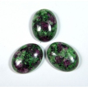 Кабошон из цоизита овал, 15*20*6мм.