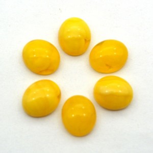 Кабошон из янтаря искусственного 10*12*5мм, медовый