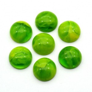 Кабошон из янтаря искусственного 12*12*5мм, зеленый "буранит"