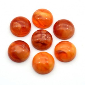 Кабошон из янтаря искусственного 12*12*5мм, молочно-коньячный