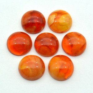 Кабошон из янтаря искусственного 15*15*6мм, молочно-коньячный