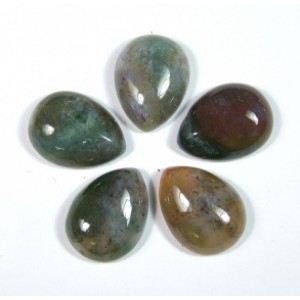 Яшма зеленая капля, 15*20*6мм.