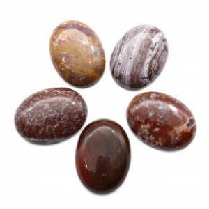 Кабошон из яшмы  , 30*40*9мм.