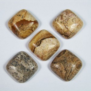 Кабошон из яшмы песочной квадрат, 20*20*8мм.