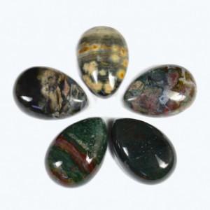 Кабошон из яшмы моховой капля 23*33*10мм+-1мм.