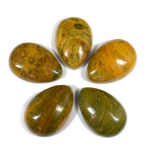 Кабошон из яшмы океанической капля 24*33*10мм+-1мм.