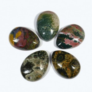 Кабошон из яшмы океанической капля 26*36*10мм+-1мм.