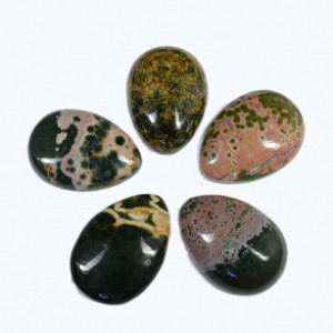 Кабошон из яшмы океанической капля 26*36*10мм+-1мм.