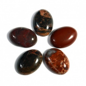 Кабошон из яшмы уральской овал, 13*18*6мм.