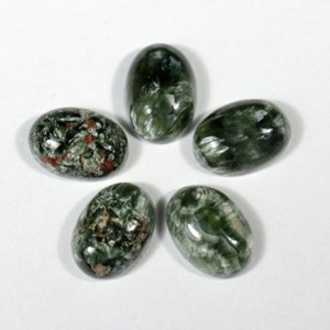 Кабошон из серафинита овал, 10*14*5мм.