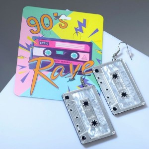 Серьги акрил "Кассета" надпись, цвет серебро