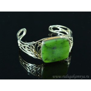 Браслет с нефритом " Прямоугольник " 32*27мм, 18,5 см.