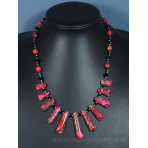 Колье из кварца прессованного (имитация варисцита) узкая трапеция, цвет фуксия, 50см Колье из кварца прессованного (имитация варисцита) узкая трапеция, цвет фуксия, 50см