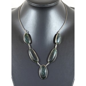 Колье с нефритом, 51см.