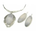 Колье и серьги халцедон, 49 см.