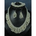 Колье 48см,браслет 20см, серьги из циркона цвет крем