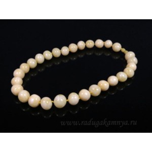 Бусы из янтаря мятый шарик 15мм молочный, 51см Бусы из янтаря мятый шарик 15мм молочный, 51см