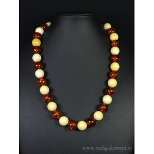 Бусы из янтаря шарик 14мм молочный, коньчный, 51см