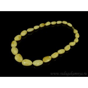 Колье из янтаря галтовка 15*20мм-20*30мм молочно-медовый, 58см