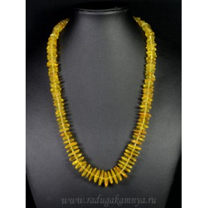 Колье из янтаря крошка лимонный, 55см Колье из янтаря крошка лимонный, 55см