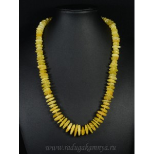 Колье из янтаря крошка молочно-медовый, 55см