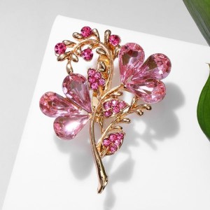 Брошь "Цветок" трилистник, цвет розовый, цвет золотистый