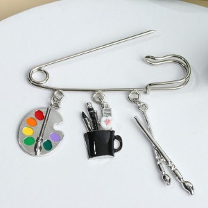 Булавка "Художник" с Кулонми, 7см, цветная, цвет серебристый