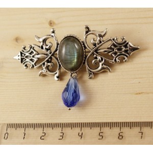 Брошь из лабрадорита (яркий эффект) "вензель", основа 70х2.4мм, овал 18х13мм, подвеска синяя