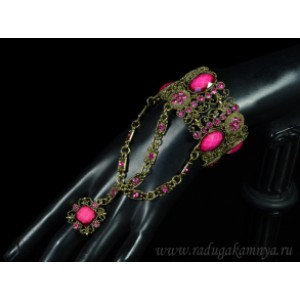 Браслет-слейв из ювелирного сплава с цирконами и муранским стеклом "Овал" цвет розовый.