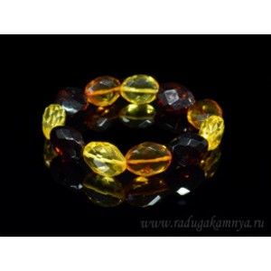 Браслет из янтаря овал гр.12*17мм медовый, св.коньячный, коньячный, 10,9гр Браслет из янтаря овал гр.12*17мм медовый, св.коньячный, коньячный, 10,9гр