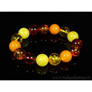 Браслет из янтаря шарик 14мм ассорти светлое