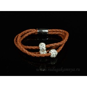 Браслет шамбала шарик10 на тройной косичке,цвет коричневый