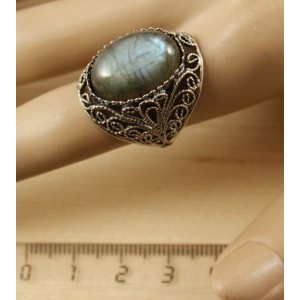 Кольцо с лабрадоритом (яркий эффект), филигрань, ручная работа, камень овал 18х13мм