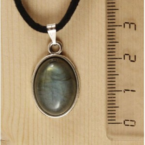 Кулон из лабрадорита (яркий эффект) простой овал 18х13мм