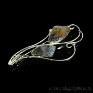 Брошь агат моховой в посеребрении 70*29мм. Брошь агат моховой в посеребрении 70*29мм.