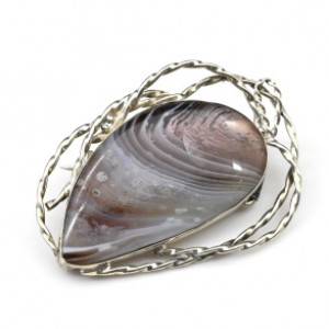 Брошь с агатом ботсвана 46*32мм.