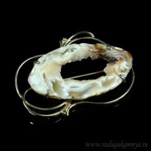 Брошь с жеодами агата бразильского 52*37мм.