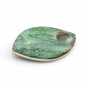 Брошь фуксит 53*31мм.