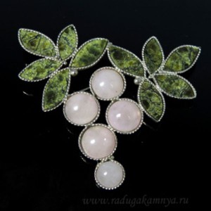 Брошь змеевик и розовый кварц "Лоза" 58*51мм.