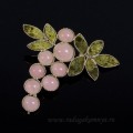 Брошь змеевик, розовый кварц "Гроздь", 57*52мм.