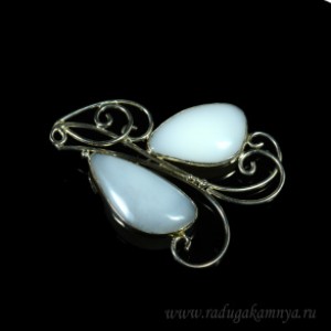 Брошь из кахолонга 60*45мм.