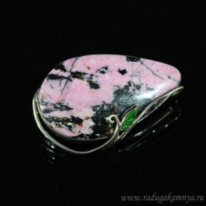 Брошь из родонита, 43*28мм. Брошь из родонита, 43*28мм.